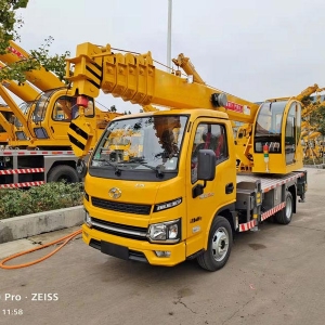 4-5噸藍牌小吊車